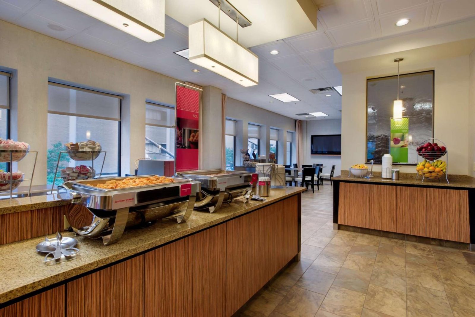 Hampton Inn & Suites Chicago-Downtown — photo 3