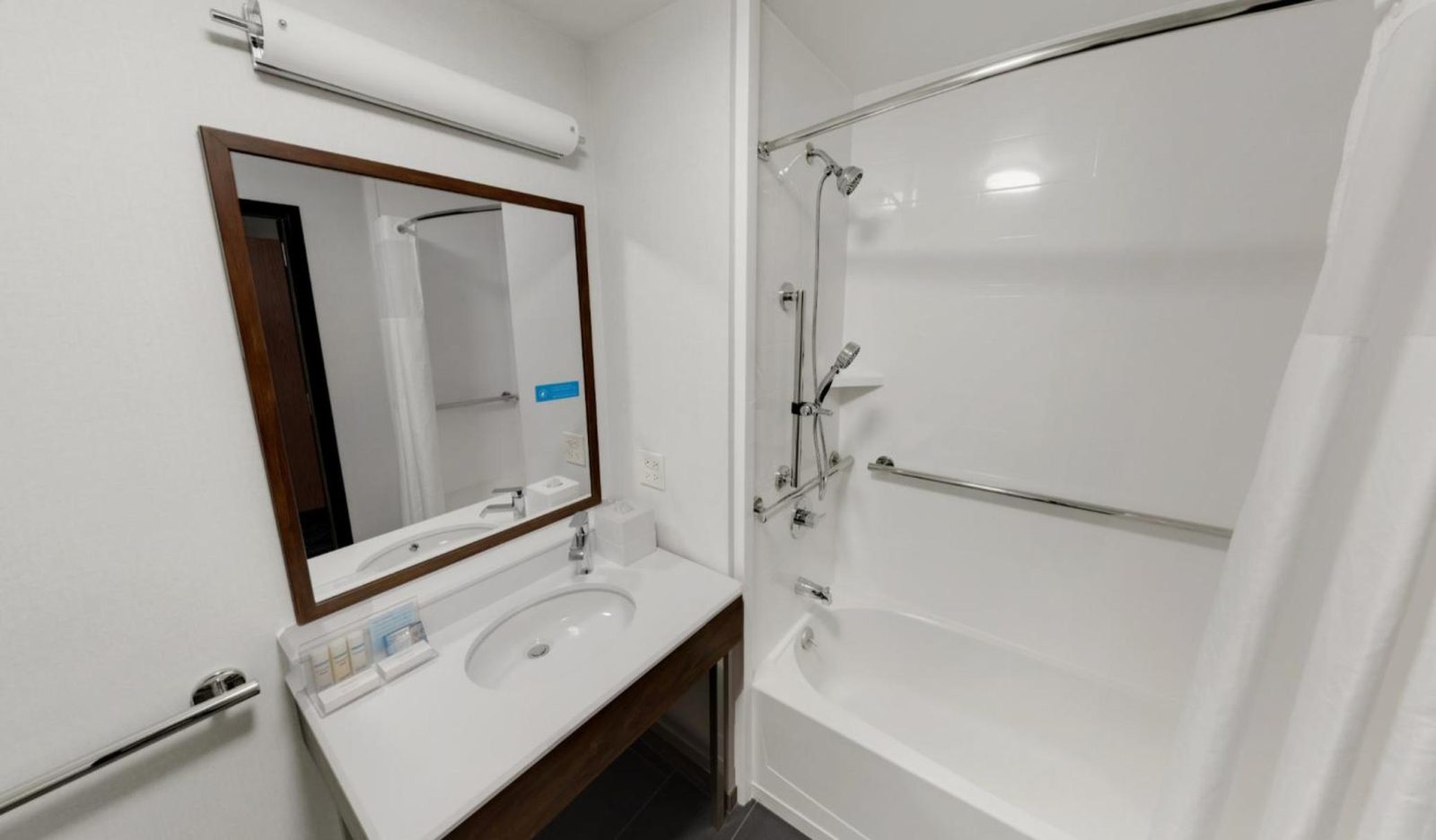 Hampton Inn Majestic Chicago Theatre District — photo 7