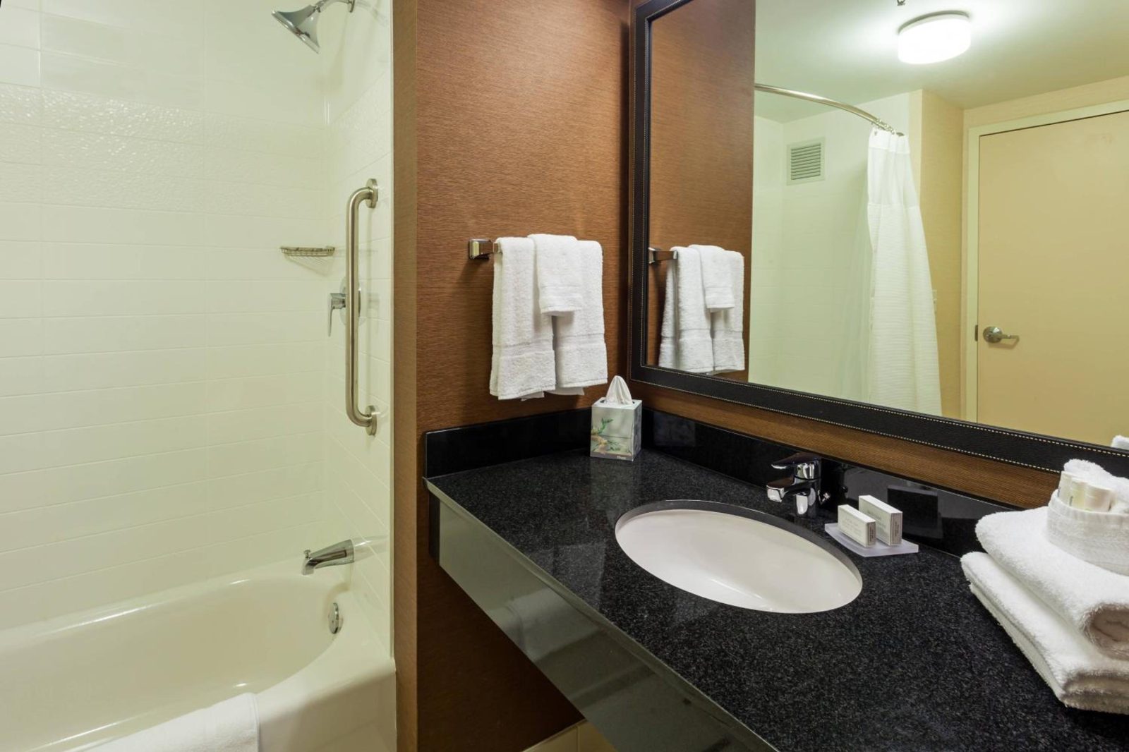 Fairfield Inn and Suites Chicago Downtown-River North — photo 4